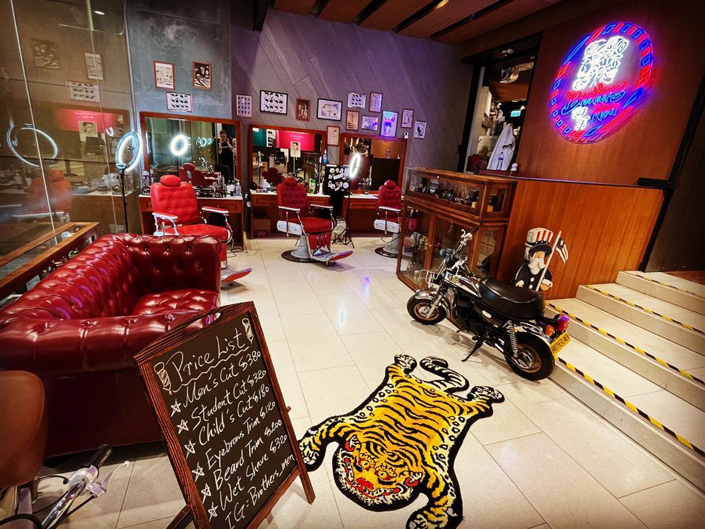 Brothersmen的裝修風格 6間Barbershop，其中1間主要作為培訓及教育用途 融合亞洲特色的Barber文化